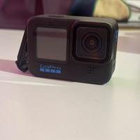 GoPro Hero 10 Black + 3 batterie + caricatore + SD