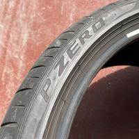 N. 2 Pirelli 235 35 R19 estive 