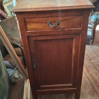 comodino in ciliegio 