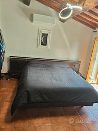 Letto Matrimoniale in legno massello Marrone scuro