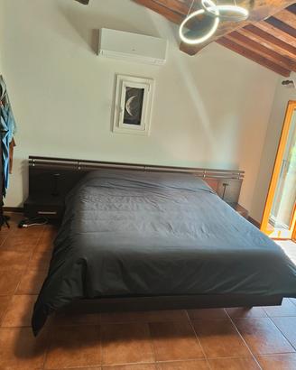 Letto Matrimoniale in legno massello Marrone scuro