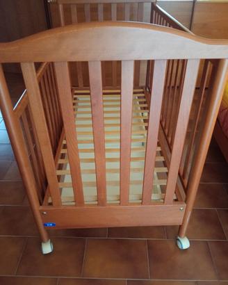 Lettino in legno