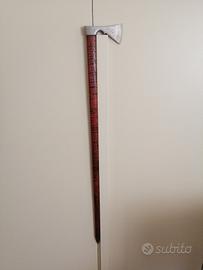 Antica piccozza in legno 