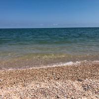 Roulotte stanziale con container fronte mare