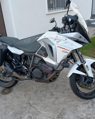 KTM 1290 Super Adventure "T"