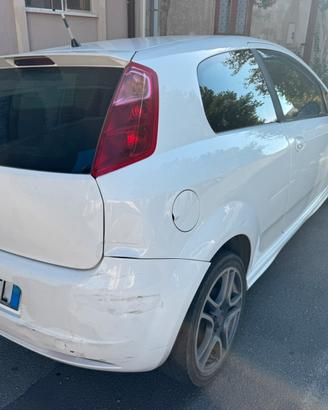 Fiat Grande Punto - da riparare o per pezzi