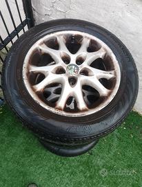 P. E, r. Mu. To cerchi in lega gommati