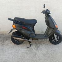 piaggio zip