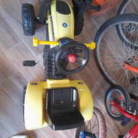 Trattore bici a pedali con escavatore rimovibile