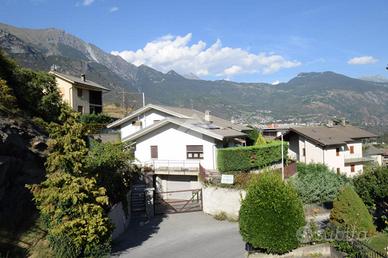 VILLA SINGOLA A CHÂTILLON