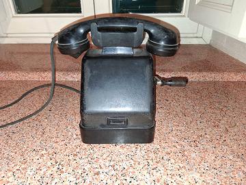 Telefono d tavolo a batteria locale anni 40/50