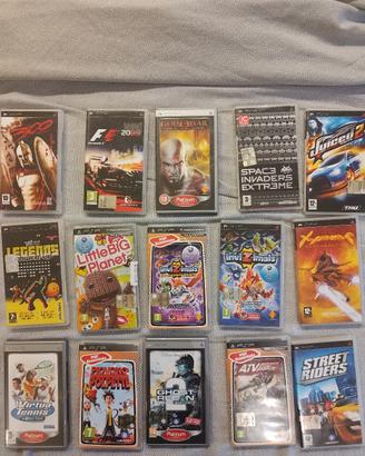 Lotto di 15 giochi per PlayStation PSP 