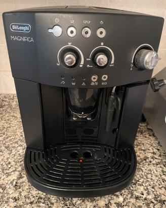 macchina da caffe delonghi mod magnifica
