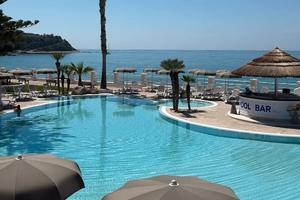 Villa fronte mare a 30 metri dalla spiaggia in loc