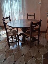 Tavolo con sedie