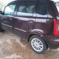 macchina in buone condizioni 