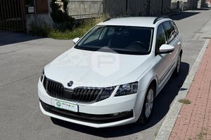 SKODA Octavia 1.4 TSI Wagon Ambition G-Tec