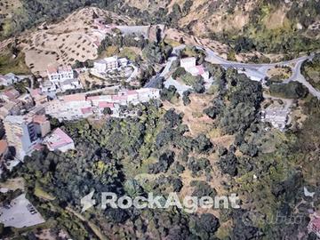 TERRENO AGRICOLO ADIACENTE ALLA STRADA PRINCIPALE