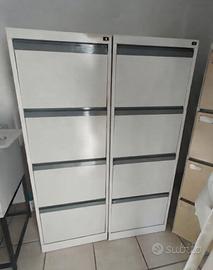 Coppia di schedari con 4 cassetti e serratura