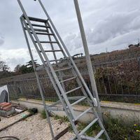 Scala tipo cimiteriale movibile in ferro