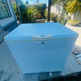 Congelatore a pozzeto Whirlpool