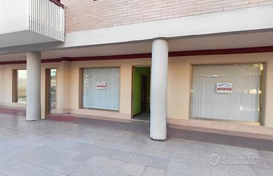 Locale commerciale - Piazza Molise