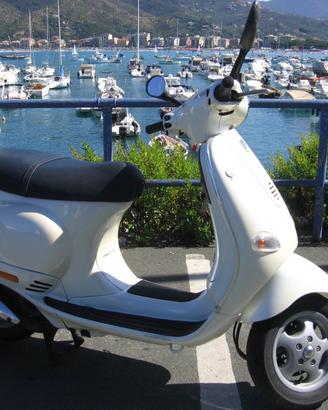 VESPA PIAGGIO 125 ET4 CON 16.000 Km. 1350,00 EURO