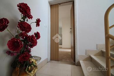 4 LOCALI A OSTUNI
