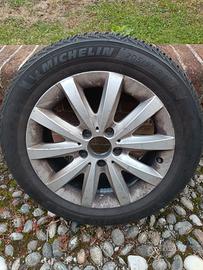 4 pneumatici invernali Michelin con cerchi in lega