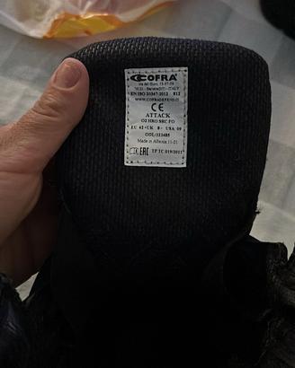 Scarpe anfibie militari antinfortunistiche Cofra