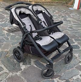 Passeggino gemellare e ovetti isofix