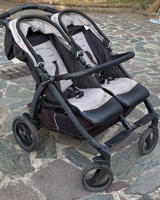 Passeggino gemellare e ovetti isofix
