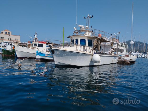 Barca con licenza da pesca