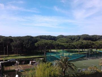 Follonica Settembre: fronte pineta di levante