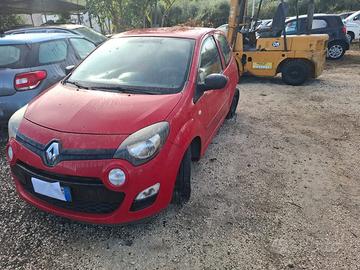 RENAULT TWINGO 1.2 BENZINA 2012 SINISTRATA