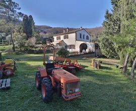 Casa colonica con 11 ettari di terreno