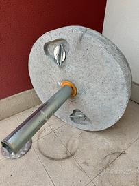Base in cemento con maniglie per ombrellone