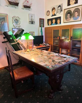 Set con scrivania da studio