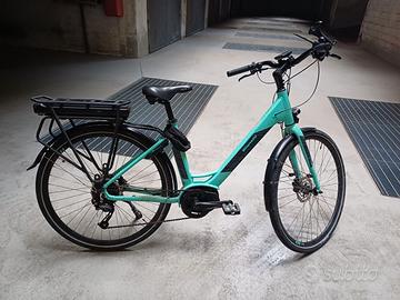 Bicicletta BIANCHI Long Island pedalata assistita