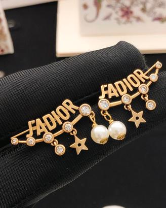 Orecchini a stella con nappine e perle DIOR