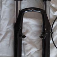 forcella MTB anteriore SR Suntour 100 mm 