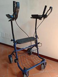  Rollator pieghevole con seduta e freni