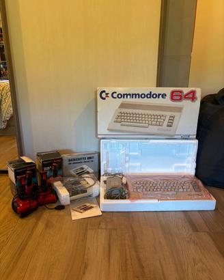 Commodore 64 completo boxed + datasette + 2 joysti