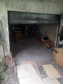 Magazzino attrezzi moto bicilette via guizza