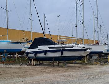 Cabinato americano con posto barca