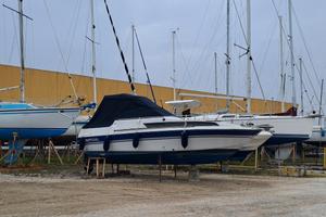 Cabinato americano con posto barca