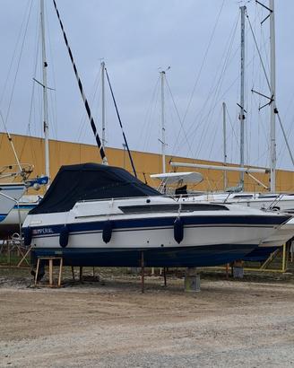 Cabinato americano con posto barca