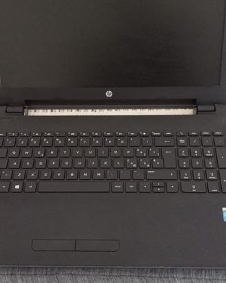 Portatile HP modello 250 G4 win 10 pro