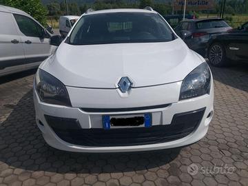 RENAULT Megane Mégane 1.6 16V SporTour Attractiv