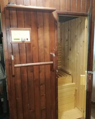 sauna finlandese a pietre laviche e infrarossi 